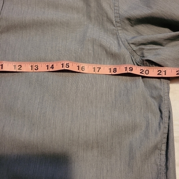 Banana Republic Men's Size Large Button Up Shirt - Picture 9 of 10